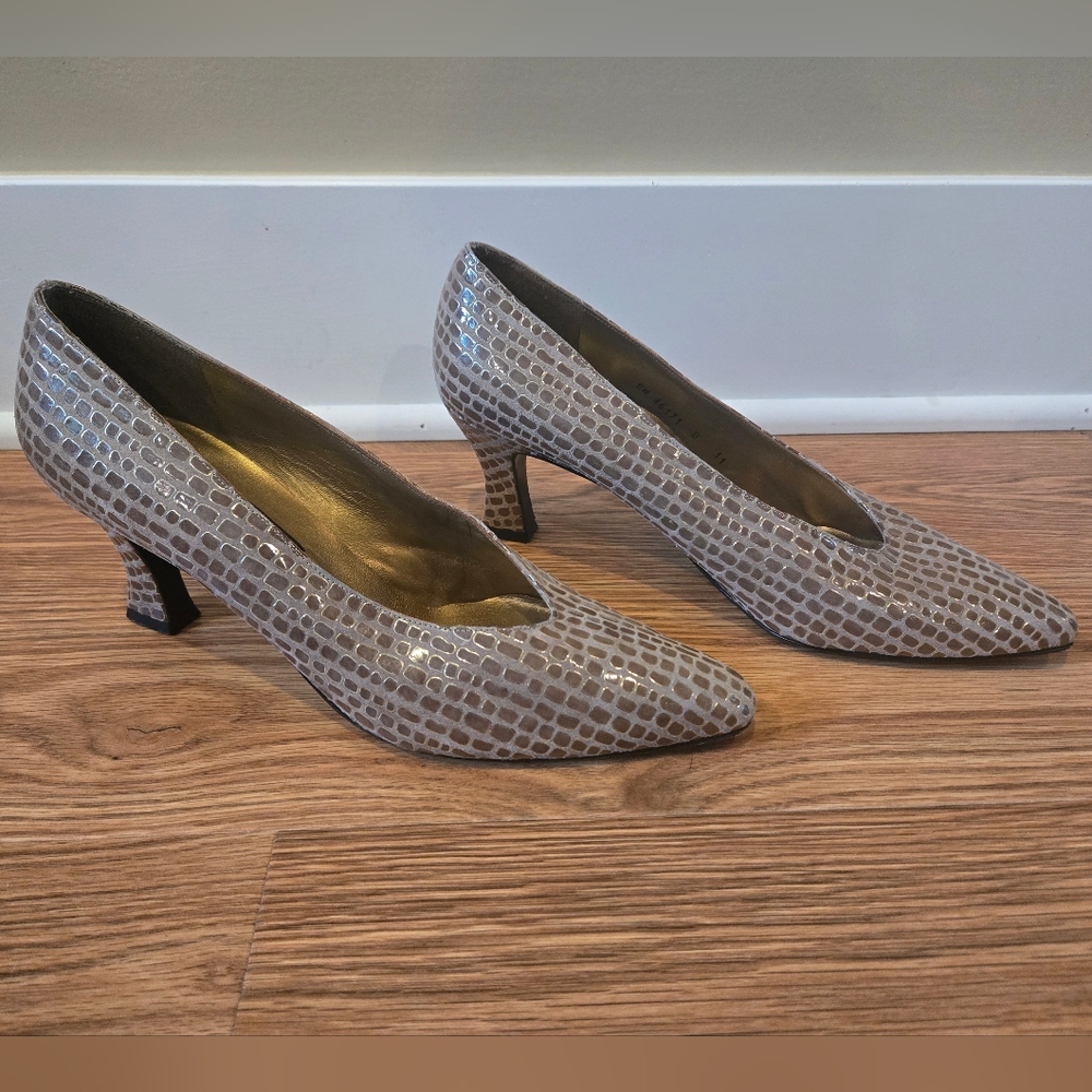Stuart Weitzman Brown Gold Block Heel Shoes Pumps with Pebble Texture - Picture 2 of 7